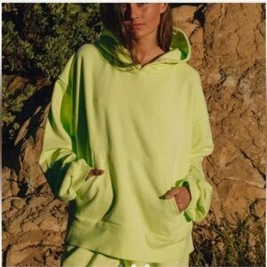 Daily Drills Unisex Oversized Hoodie Sweatshirt in Zilker Neon XS/S